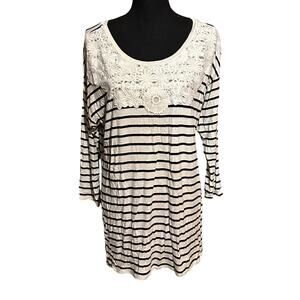 Motherhood Maternity Black on White Stripe Lace Detail Top Women's XL